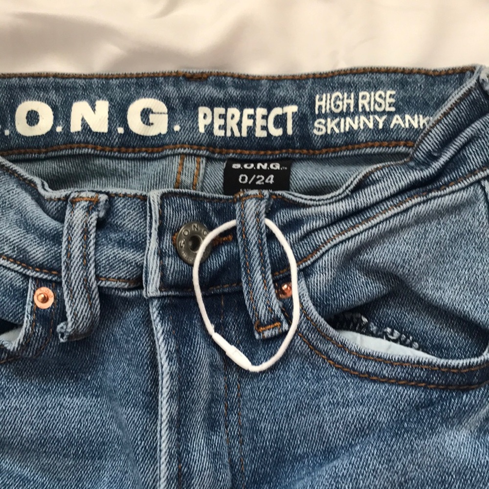 Mixed kid jeans size range from 0/14 Lot of 6